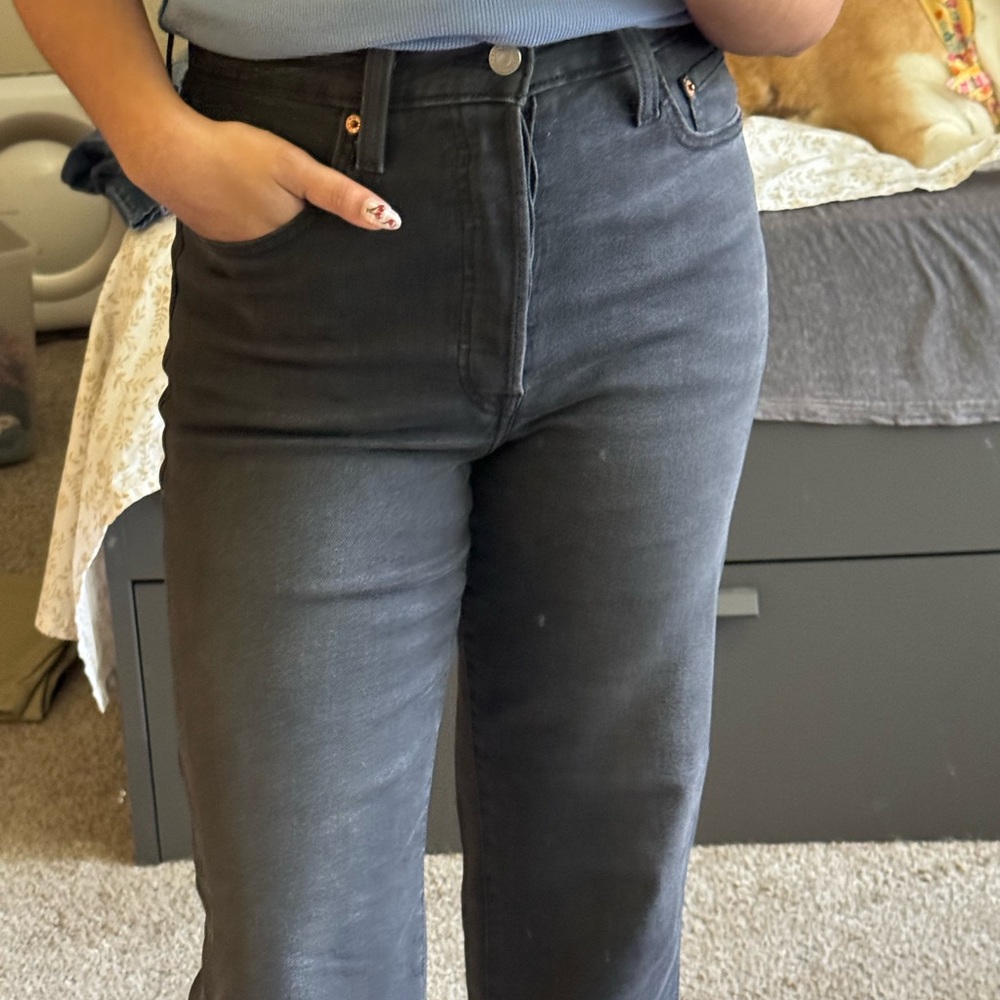 Classic Black Levi’s Jeans
